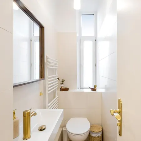 Large And Boutique 5-bedroom *