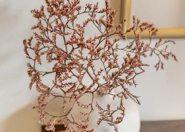 Large And Boutique 5-bedroom برلين