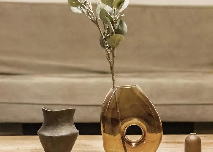 Large And Boutique 5-bedroom Apartamento