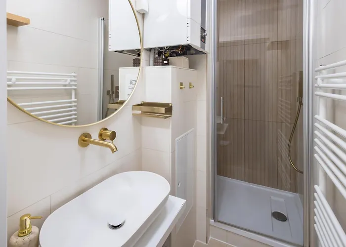 Large And Boutique 5-bedroom * ברלין